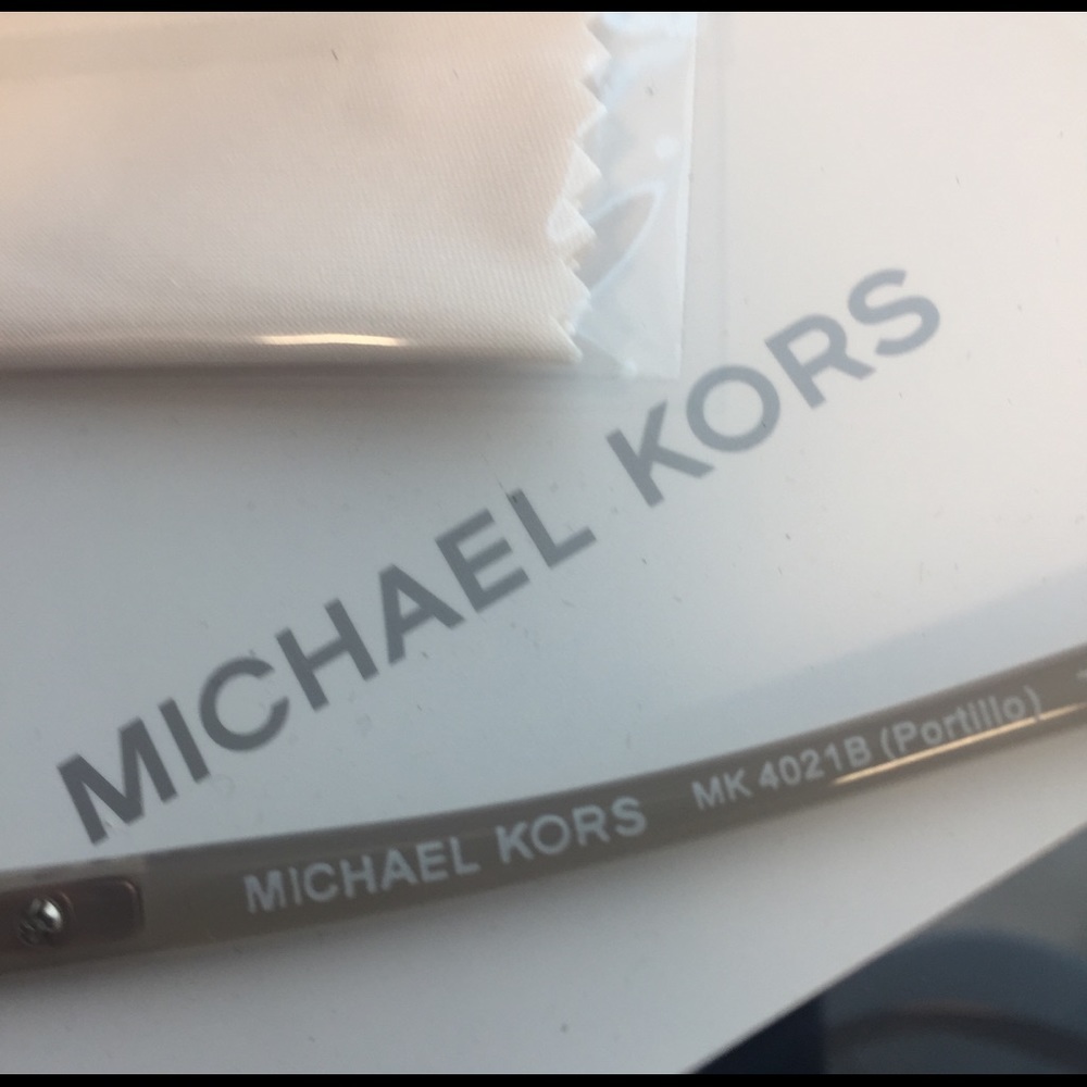 Michael Kors eye glasses - Picture 6 of 6